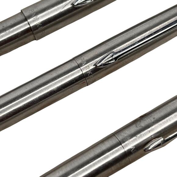 Vintage 70s Parker Pens 1 Jotter with 2 Twist Lock Ballpoint Silvertone Writing - Picture 2 of 9